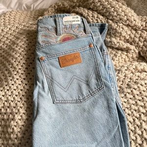 Wranglers High Rise Bootcut Jeans - Size 27/30